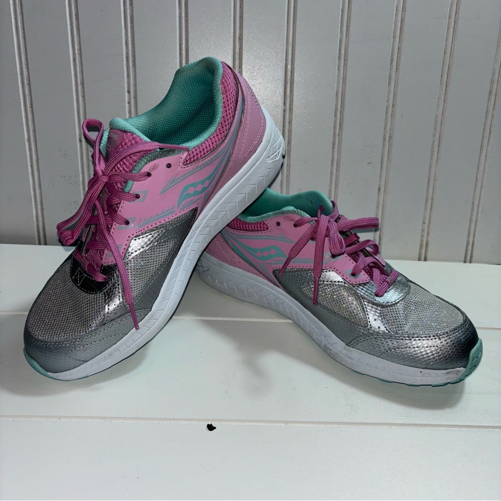 Saucony Cohesion 14 Lace Running Shoe Big Kids Boys 7 Women’s 8.5